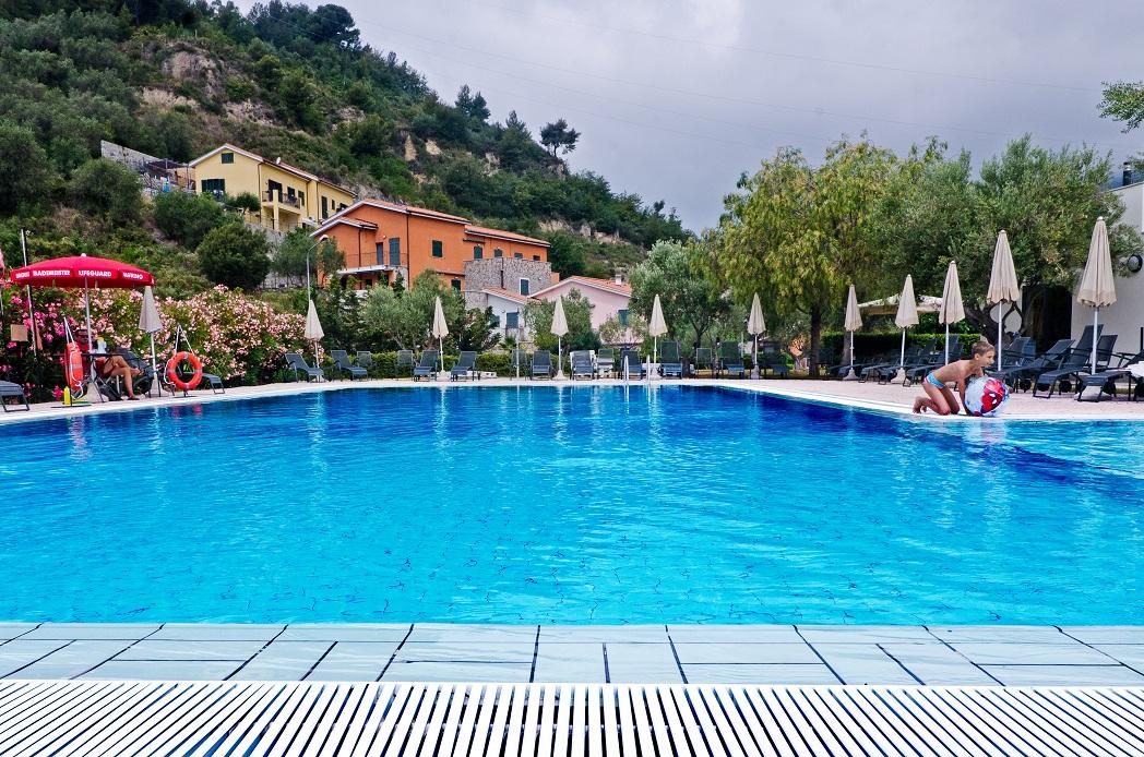 Castellaro Golf Resort Exteriér fotografie