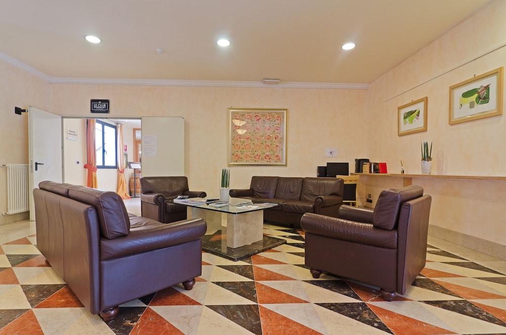 Castellaro Golf Resort Exteriér fotografie