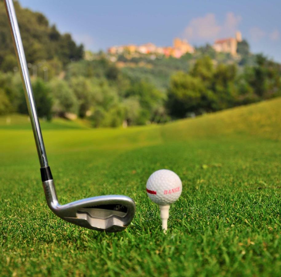 Castellaro Golf Resort Exteriér fotografie
